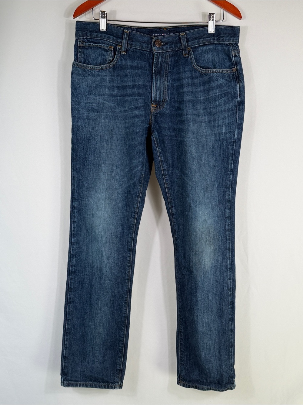 Tommy Hilfiger Men's Straight Jeans in Medium Blue Wash. Waist 32 Length 32